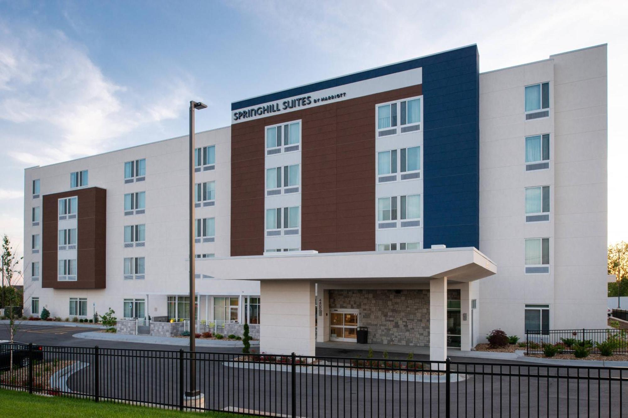 Springhill Suites By Marriott Kansas City Northeast Buitenkant foto