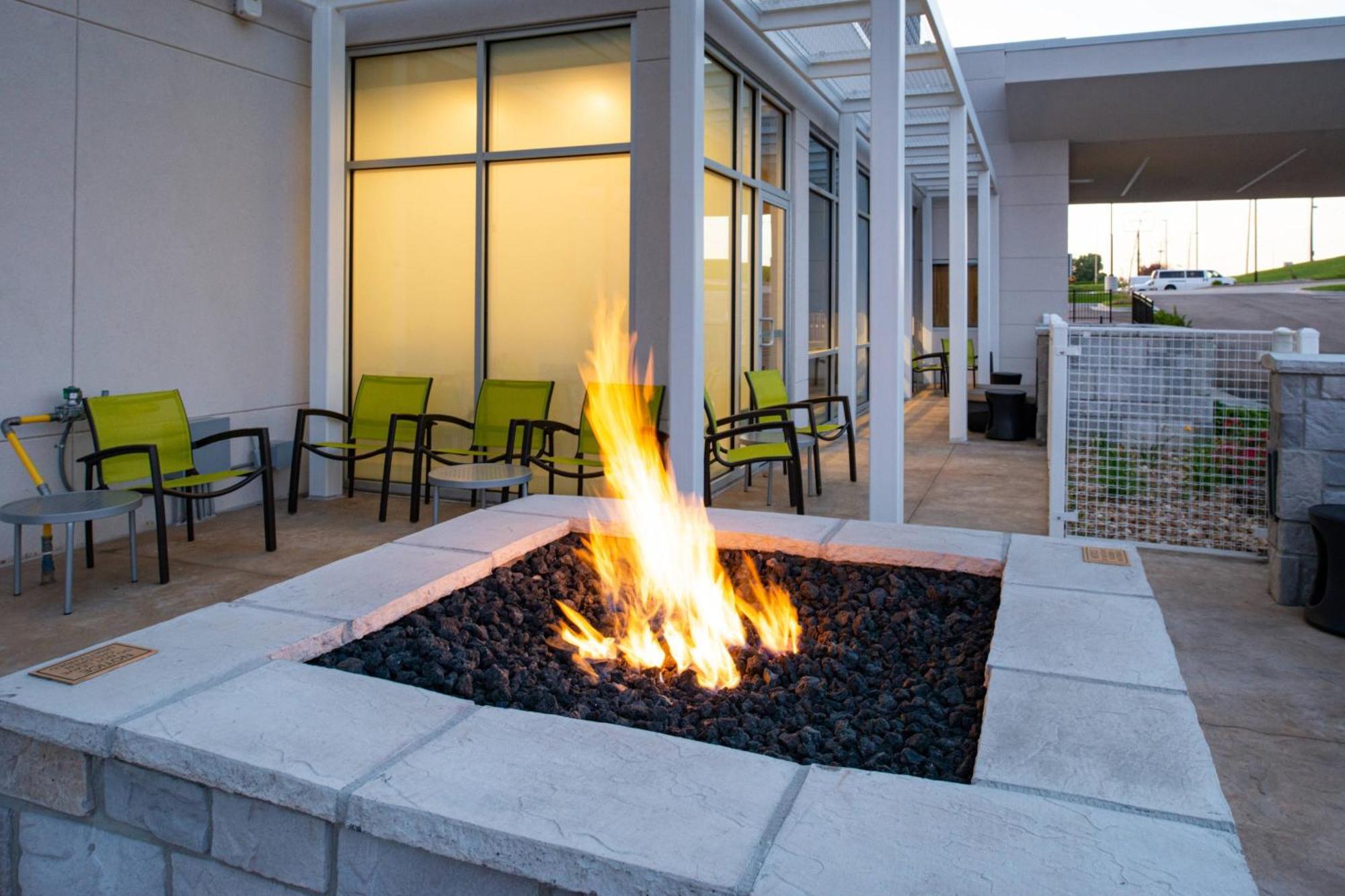Springhill Suites By Marriott Kansas City Northeast Buitenkant foto